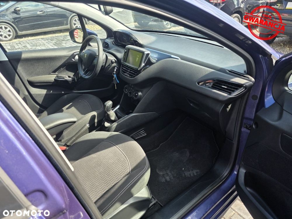 Peugeot 208 - 24