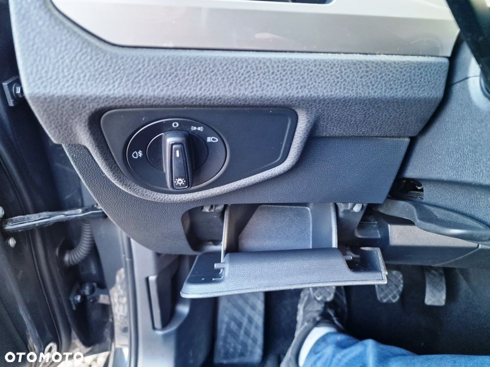 Volkswagen Touran - 31