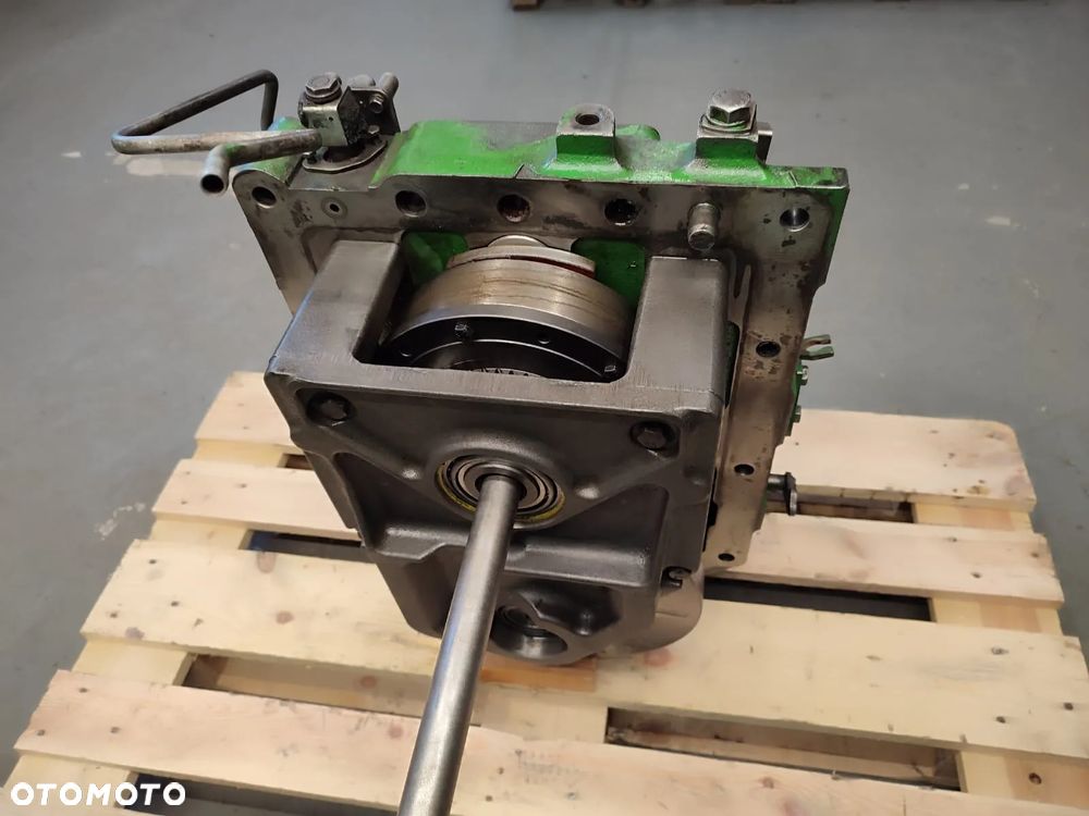 WOM   R134308  R129652   JOHN DEERE 6810 - 10