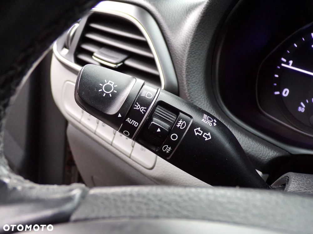 Hyundai i30 blue Kombi 1.6 CRDi Premium - 20