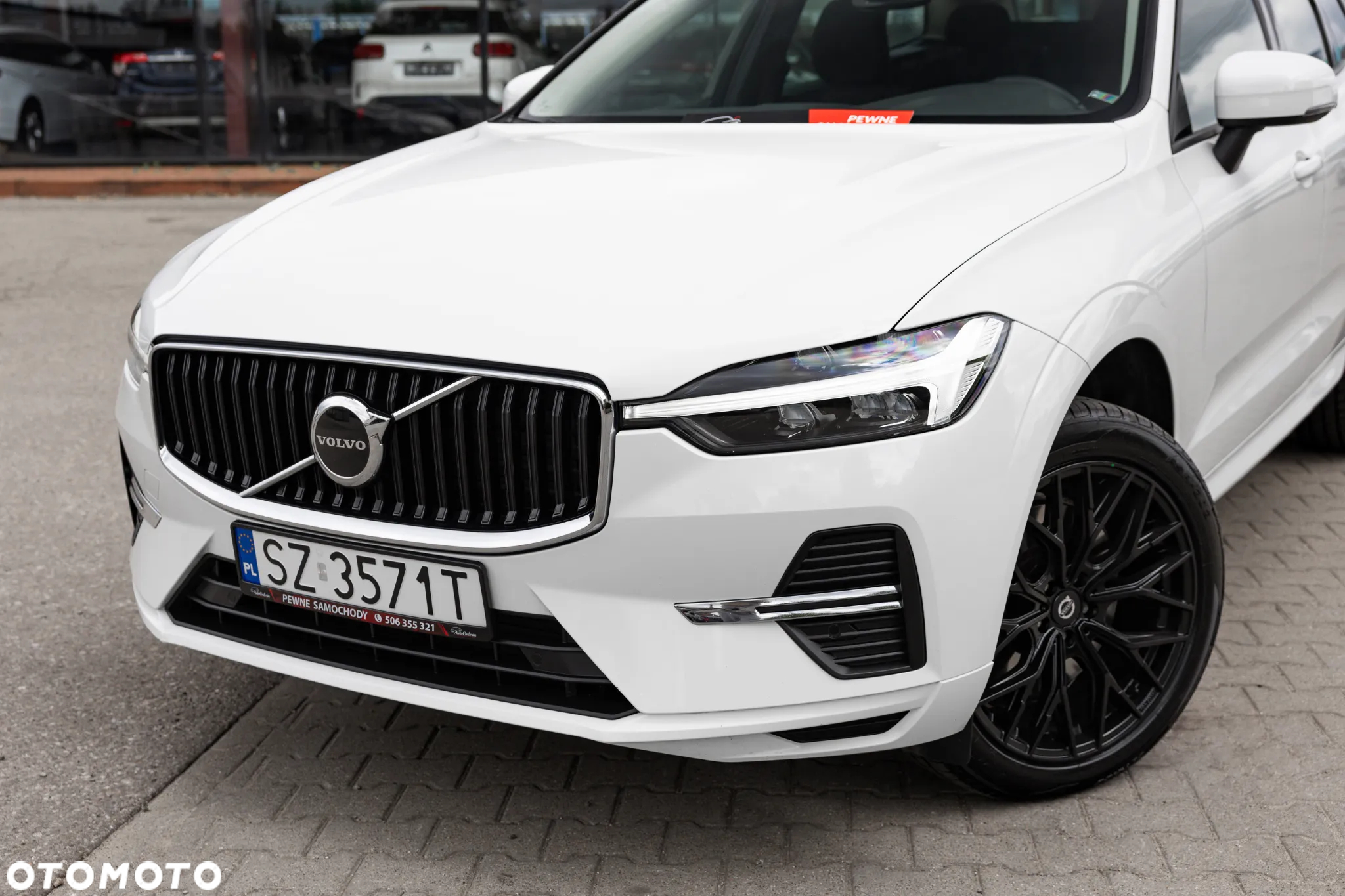 Volvo XC 60 D4 Momentum Pro - 3
