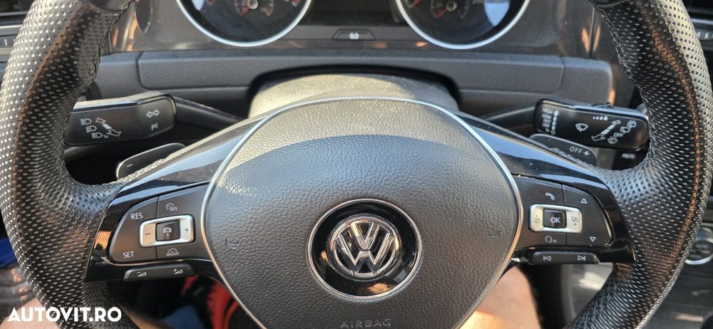 Volkswagen Golf - 16