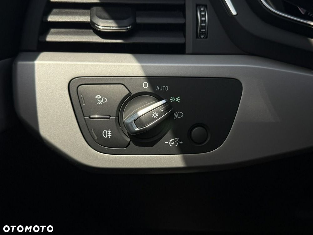 Audi A4 Avant 35 TDI mHEV Advanced S tronic - 30