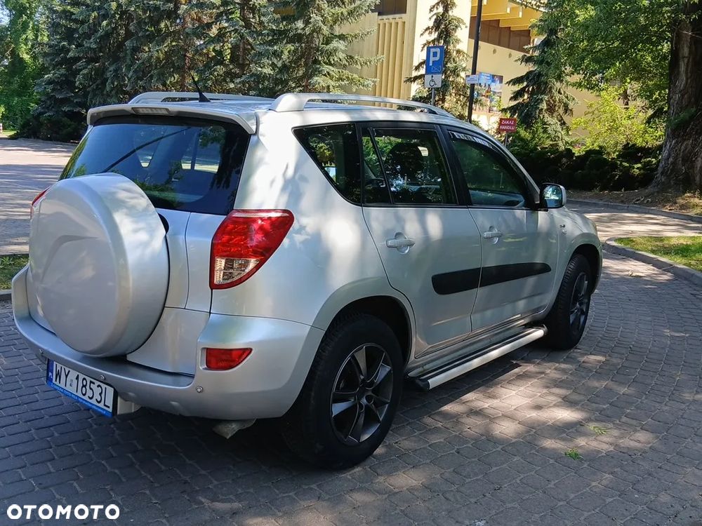 Toyota RAV4 2.2 D-4D Sol - 2