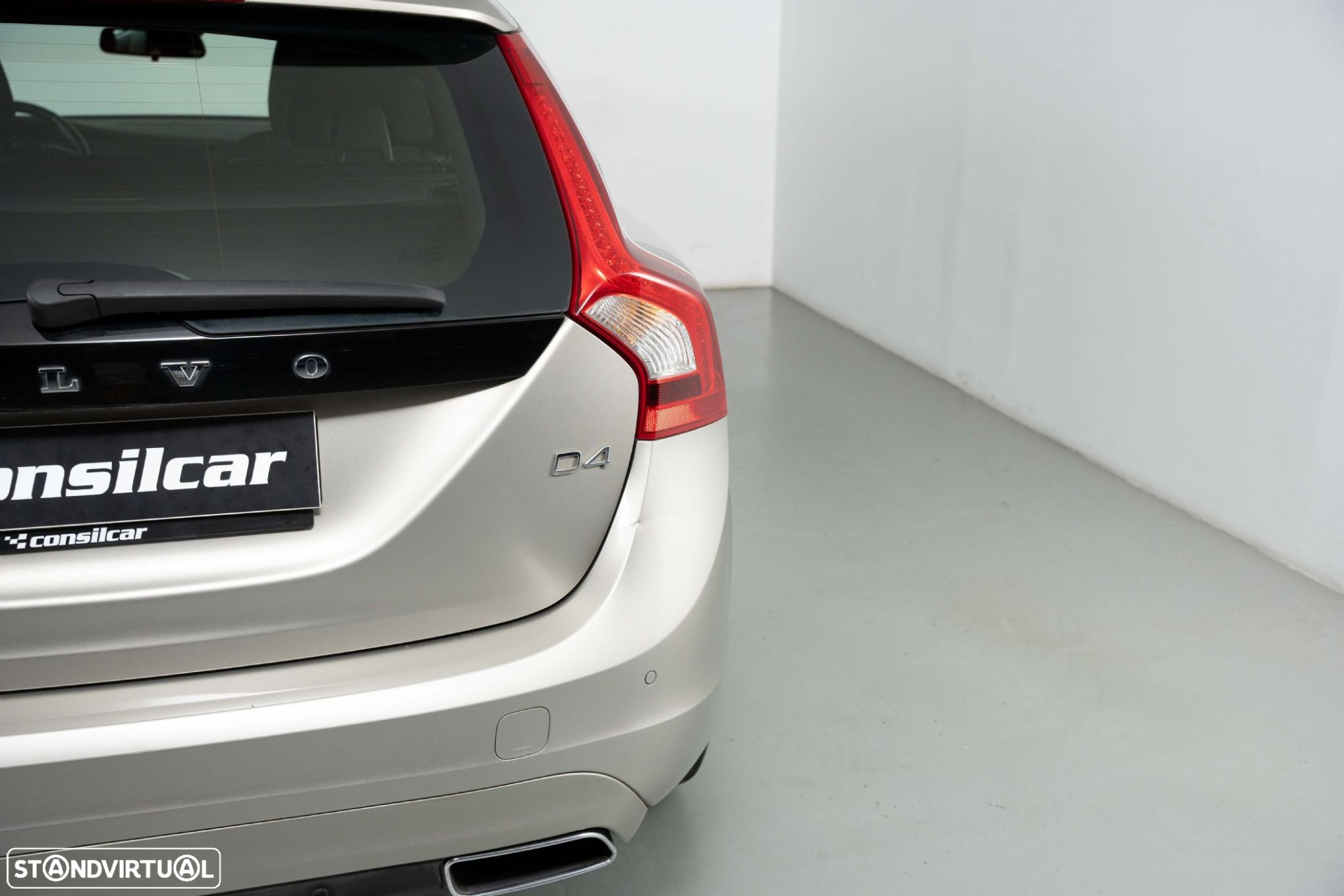 Volvo V60 2.0 D4 Kinetic - 14