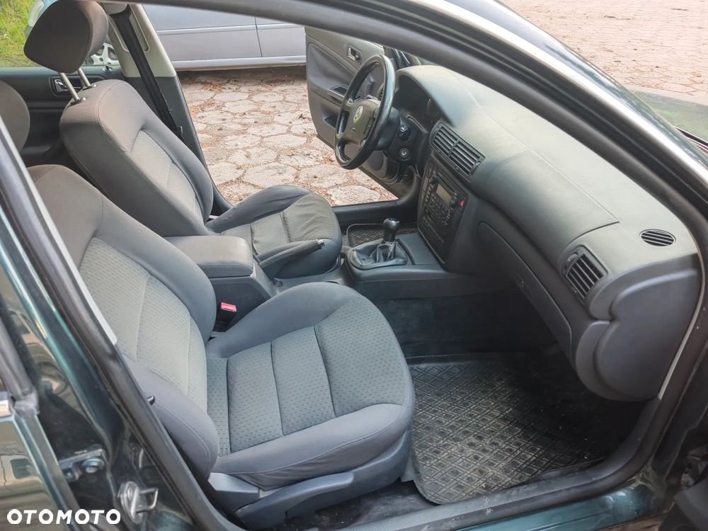 Volkswagen Passat 1.9 TDI Comfortline - 12