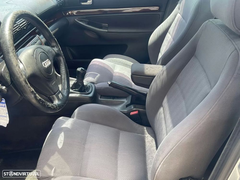 Audi A4 Avant 1.9 TDI Attraction - 5