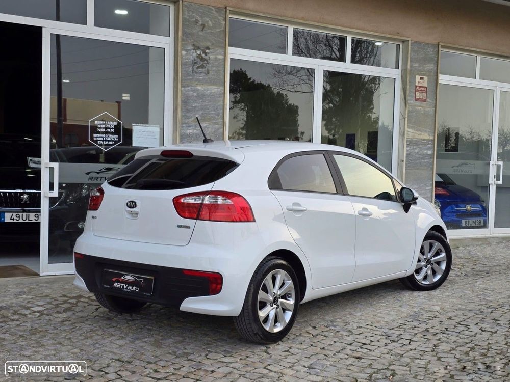 Kia Rio 1.1 CRDi EX ISG - 12