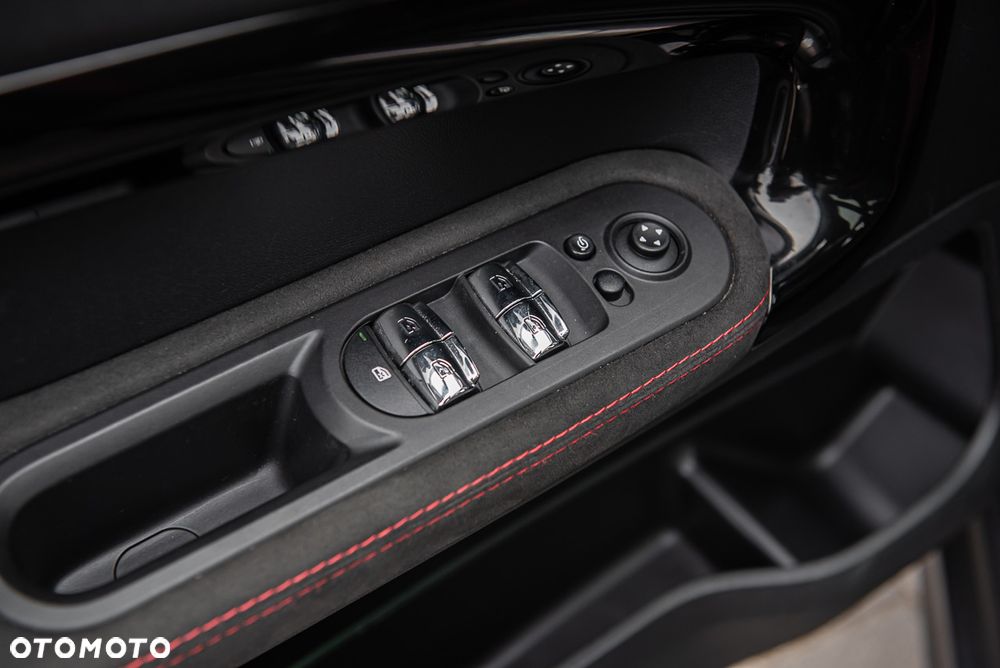 MINI John Cooper Works - 16