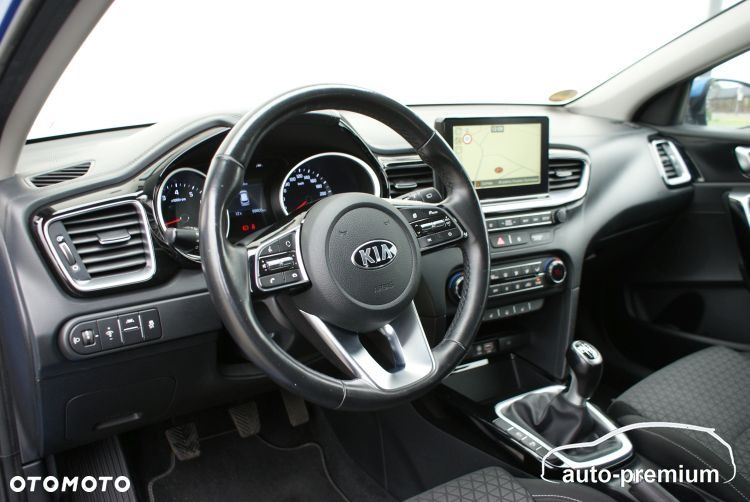 Kia Ceed - 8