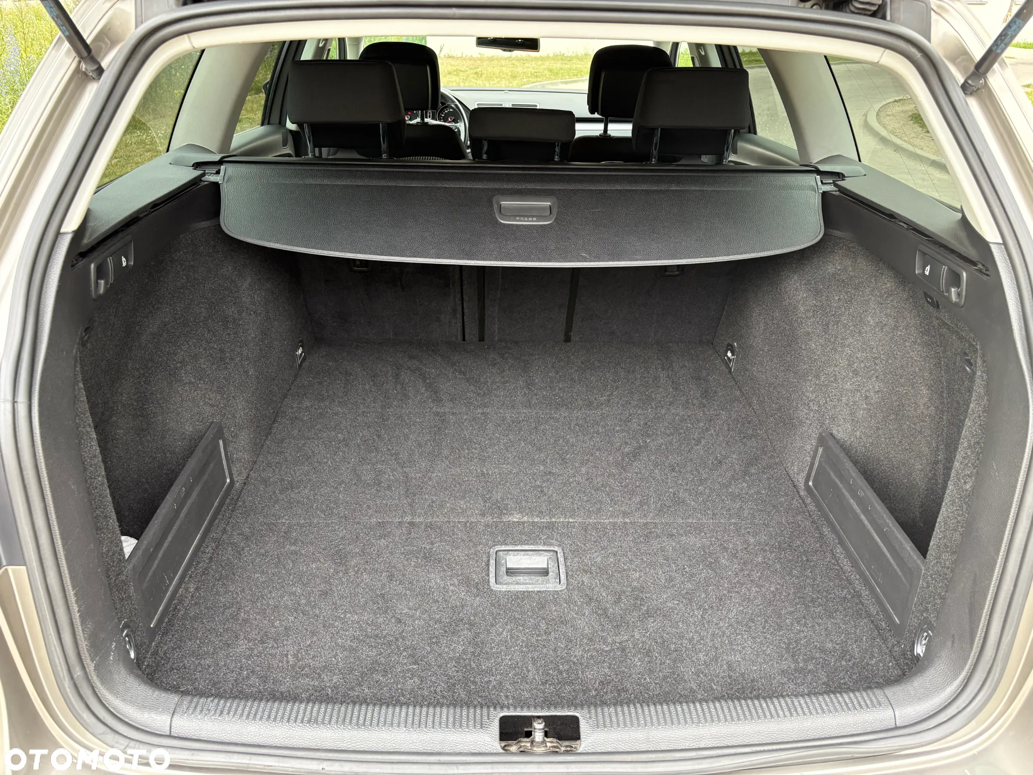 Volkswagen Passat 1.6 TDI BlueMotion Technology Comfortline - 13