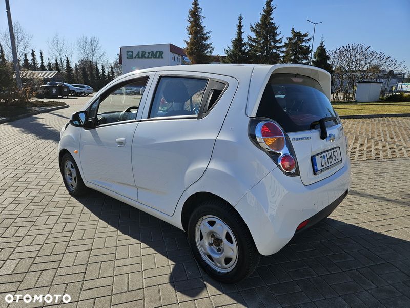 Chevrolet Spark 1.0 LS+ Design - 4