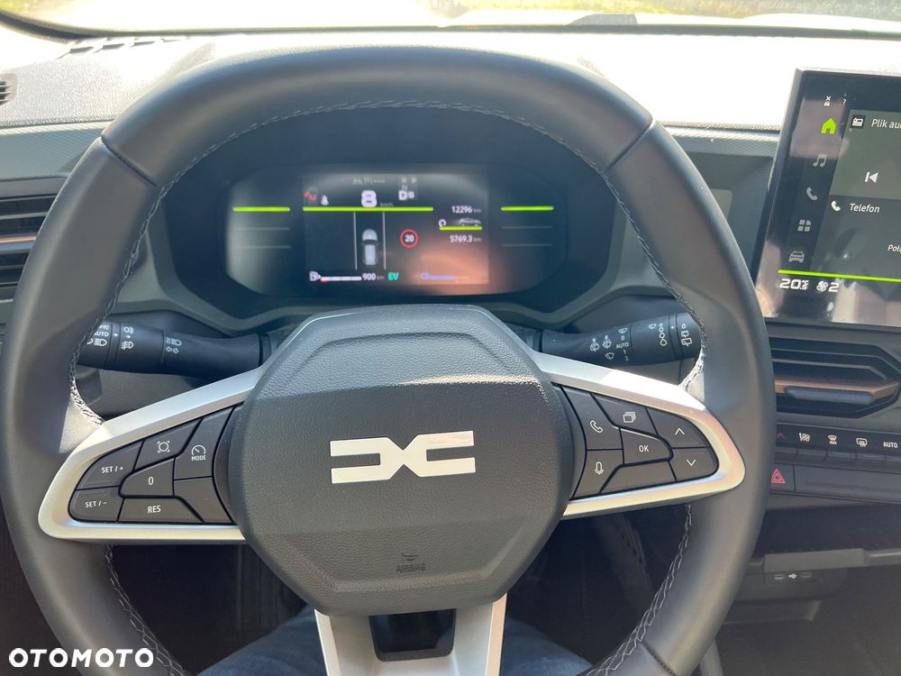 Dacia Duster 1.6 Full Hybrid 140 Extreme MMT - 11