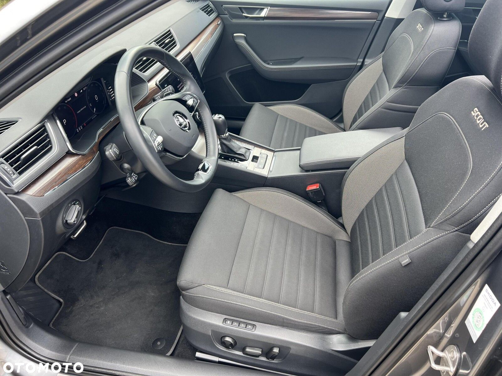 Skoda Superb 2.0 TDI SCR 4x4 Scout DSG - 18