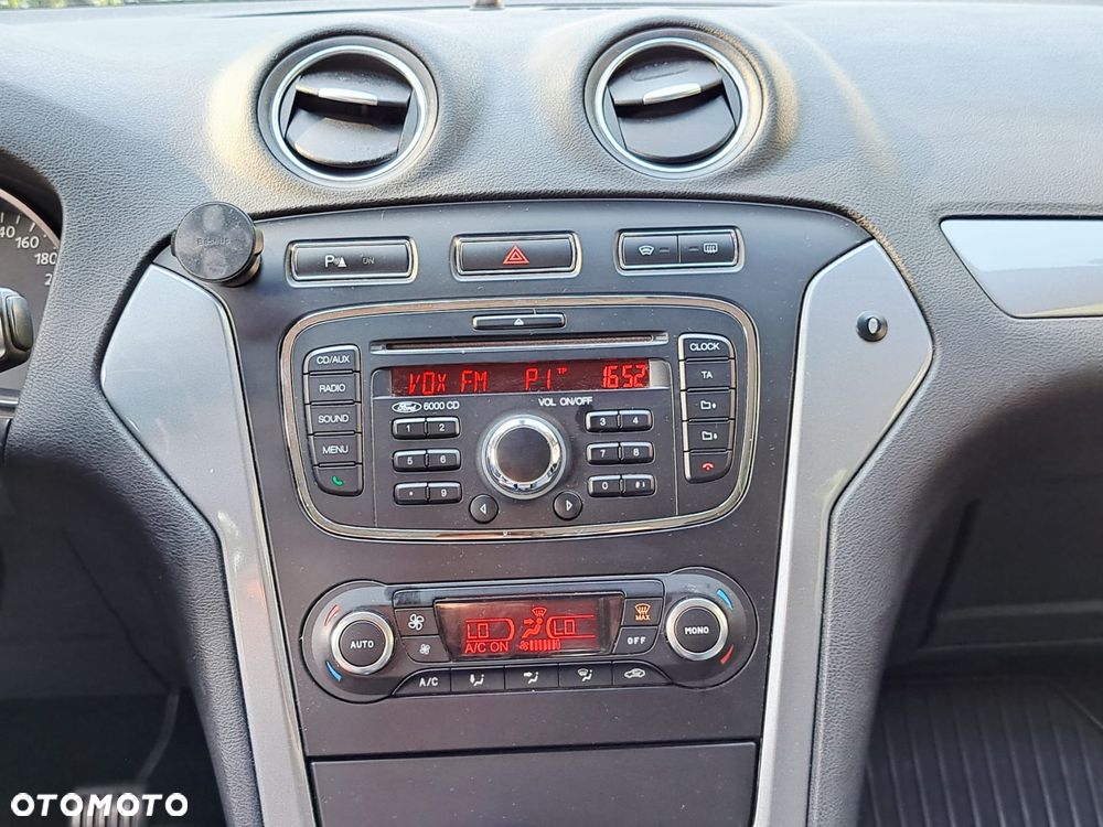 Ford Mondeo 1.6 Gold X - 25