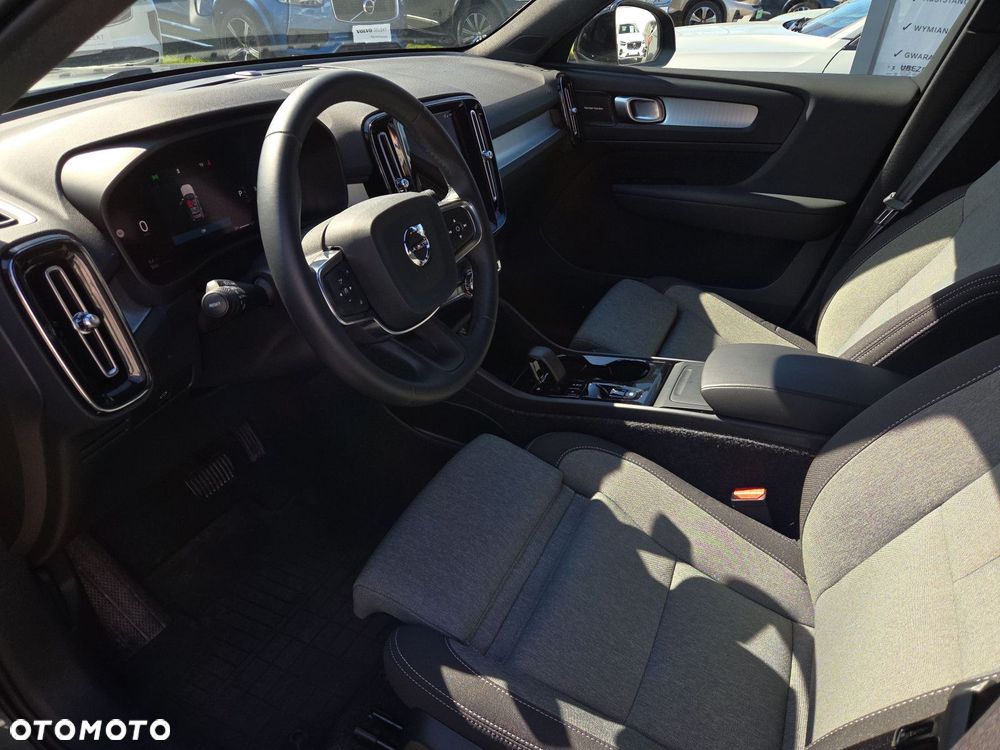 Volvo XC 40 B4 Plus Dark - 9