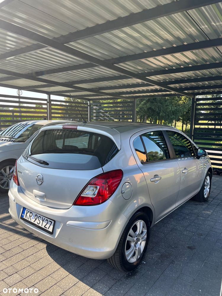 Opel Corsa 1.2 16V Cosmo - 4