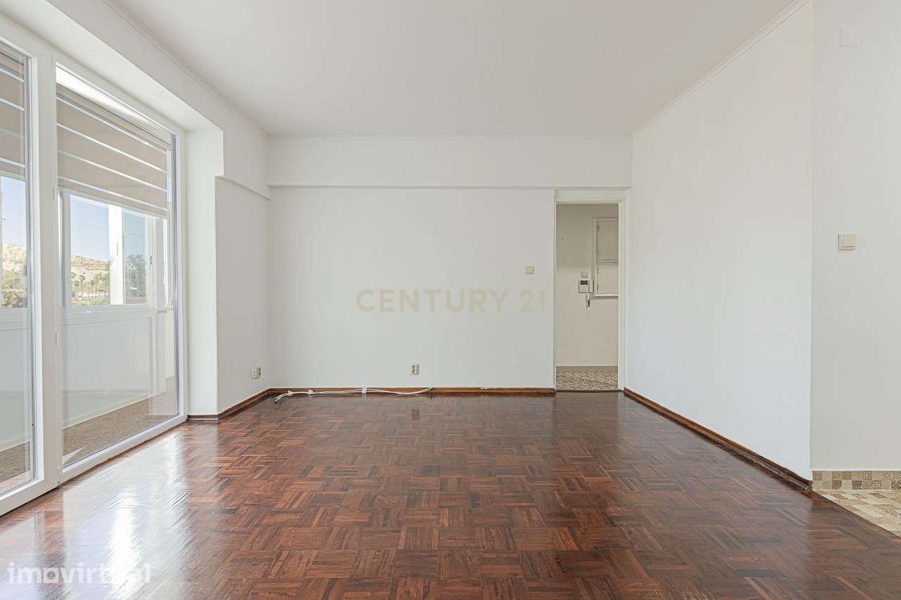 APARTAMENTO REMODELADO NO CENTRO DA COSTA DE CAPARICA - Grande imagem: 2/23