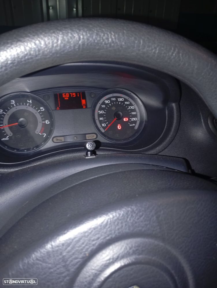 Renault Clio 1.2 16V Confort - 2