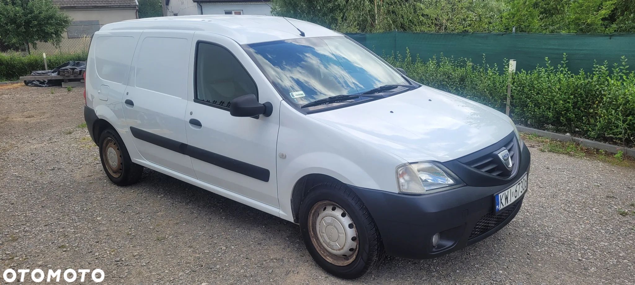 Dacia Logan - 1