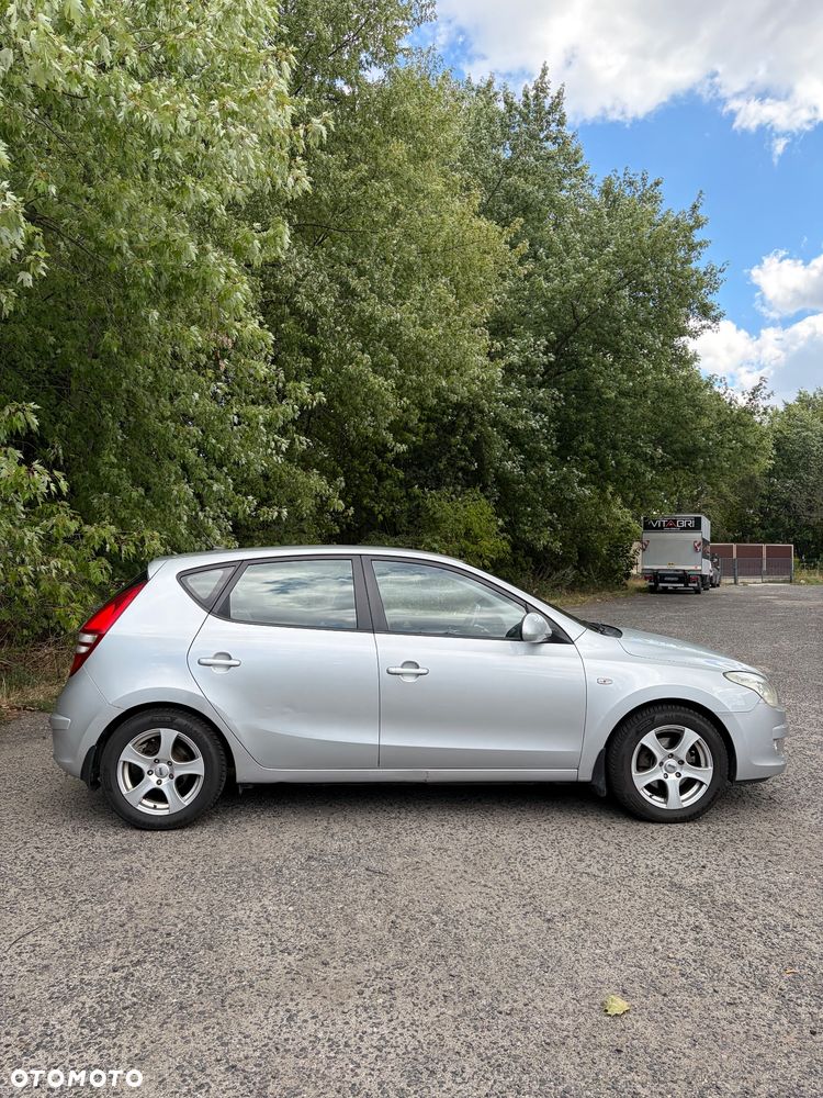 Hyundai i30 1.6 Classic + - 4