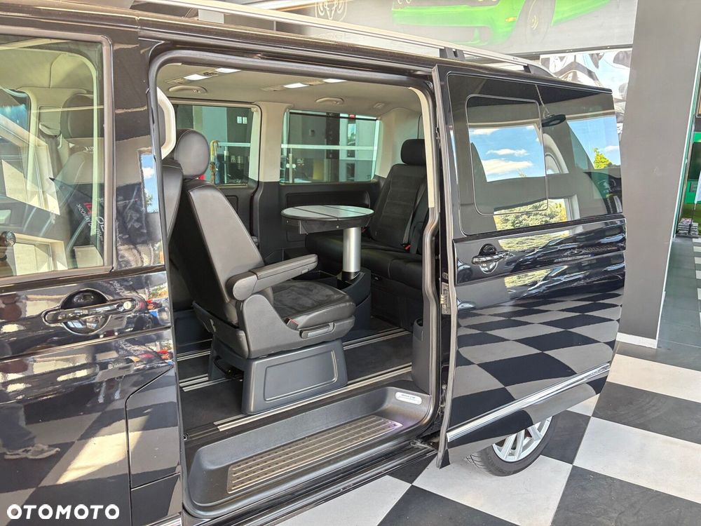 Volkswagen Multivan - 21