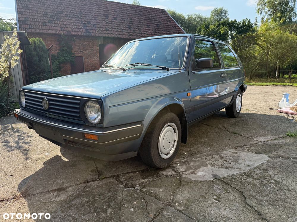 Volkswagen Golf 1.6 GL - 1