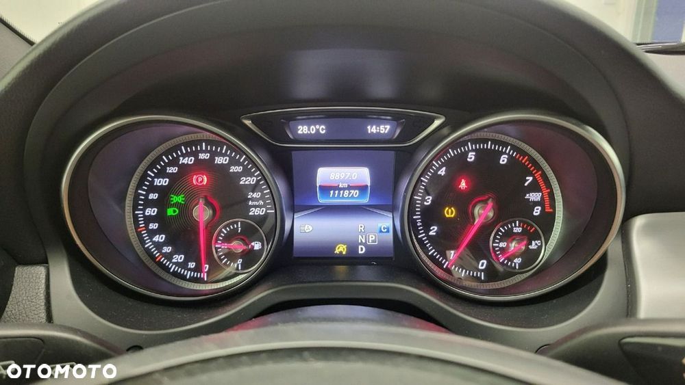 Mercedes-Benz GLA - 15