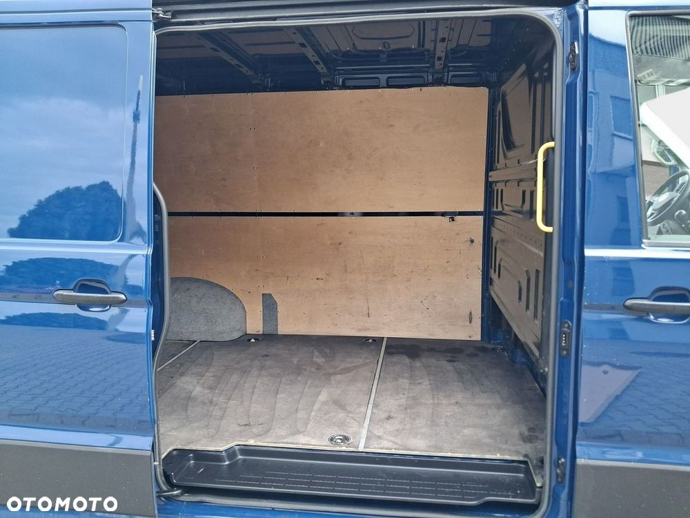 Volkswagen Crafter - 13