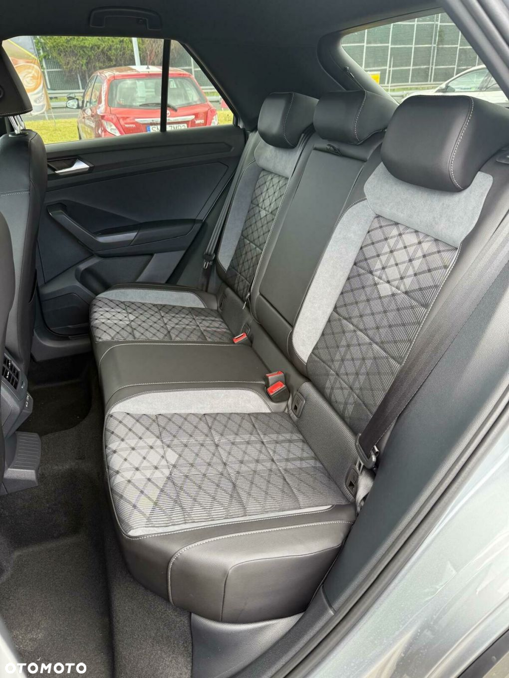 Volkswagen T-Roc 1.5 TSI R-Line Plus DSG - 33