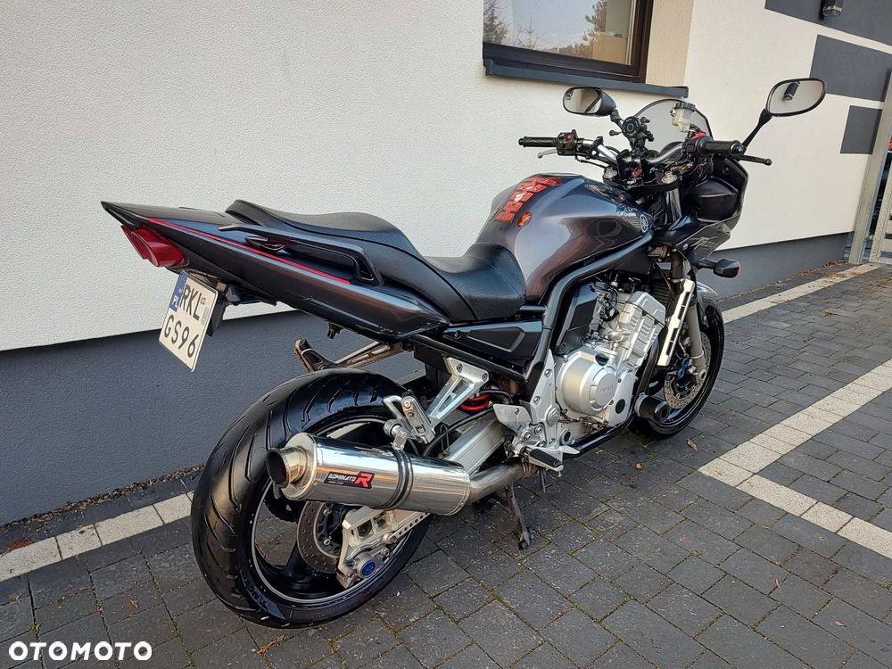 Yamaha FZS - 4
