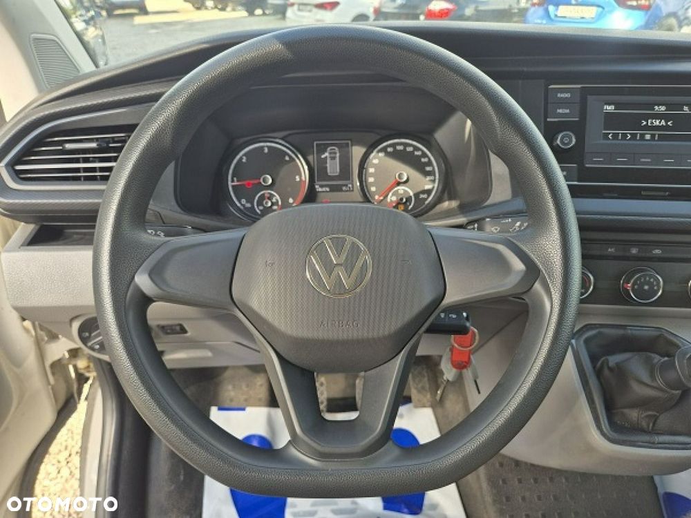 Volkswagen Transporter - 28