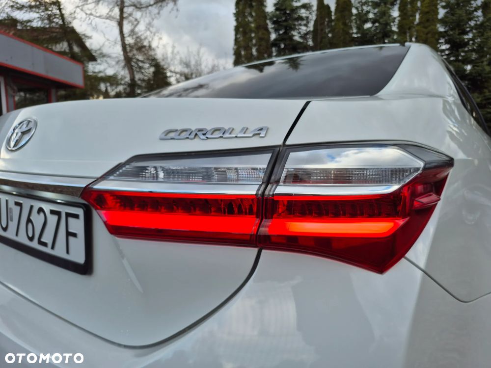 Toyota Corolla 1.6 Executive - 29