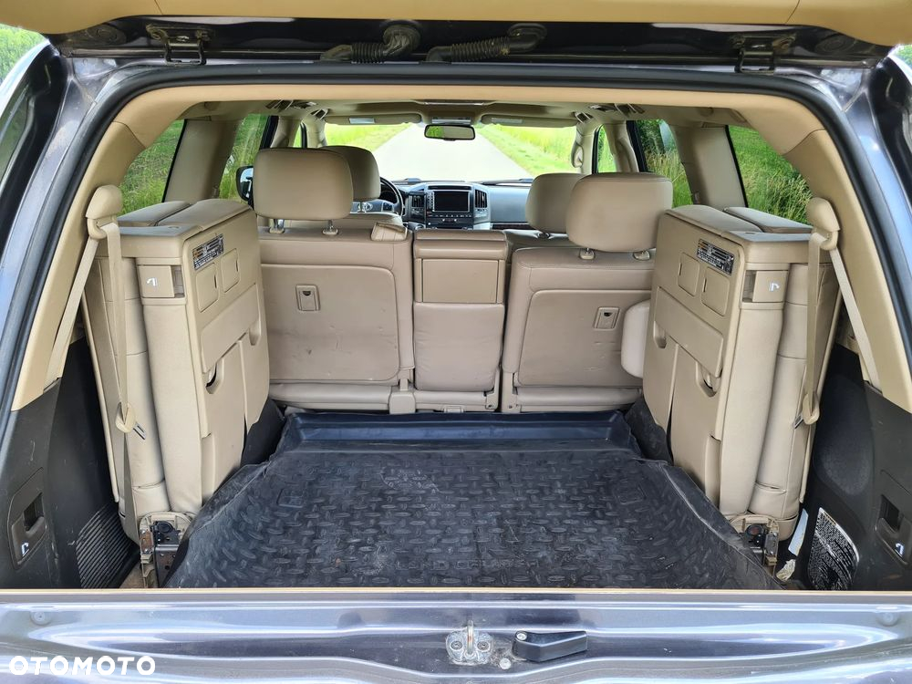 Toyota Land Cruiser - 9