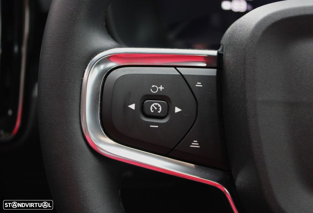 Volvo XC 40 Recharge Core - 22