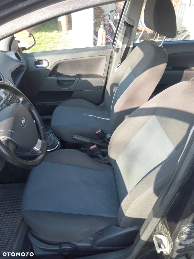 Ford Fiesta 1.4 - 7