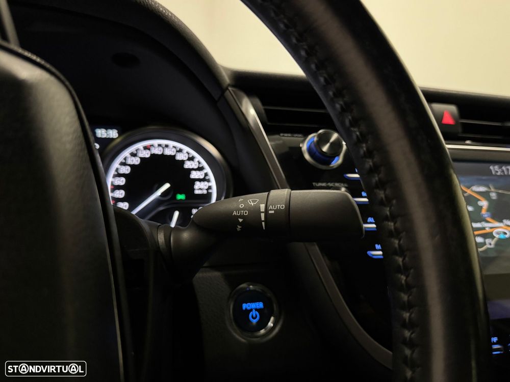 Toyota Camry 2.5 Hybrid Luxury - 47