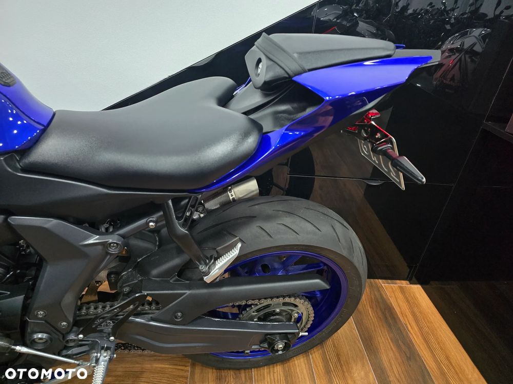 Yamaha R7 - 9