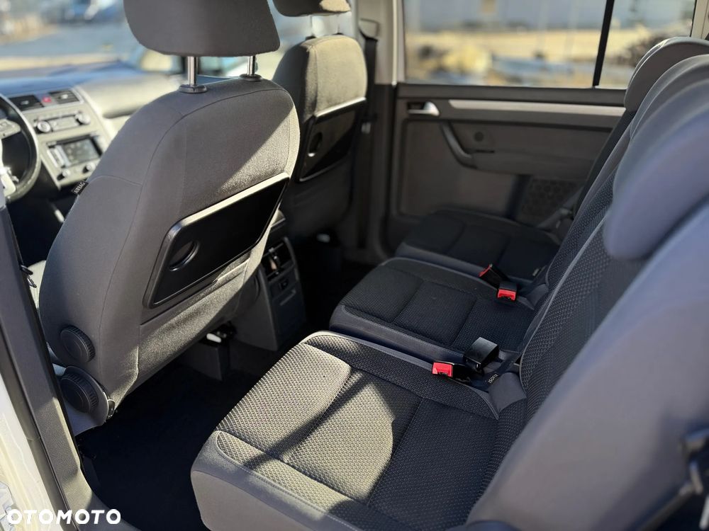 Volkswagen Touran 1.6 TDI DPF BlueMotion Technology STYLE - 13