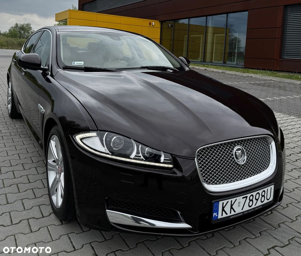Jaguar XF 2.2 D Premium Luxury - 2