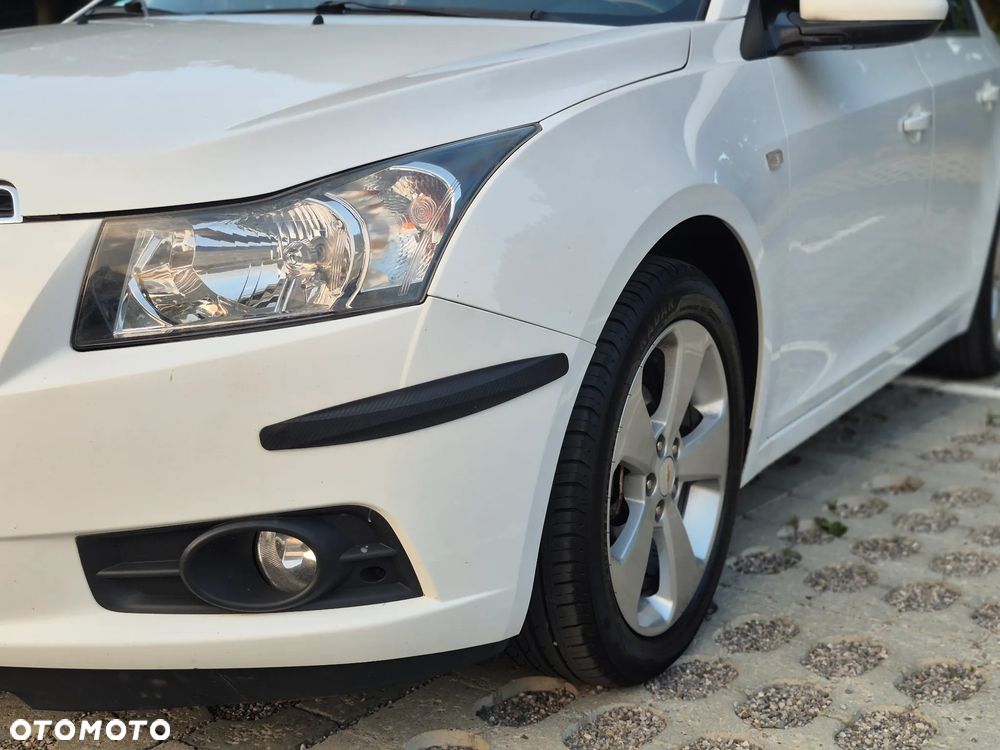 Chevrolet Cruze 1.8 LS+ - 10