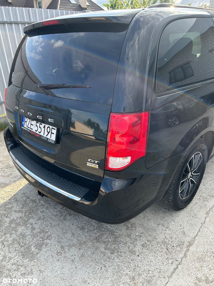 Dodge Grand Caravan 3.6 R/T - 8
