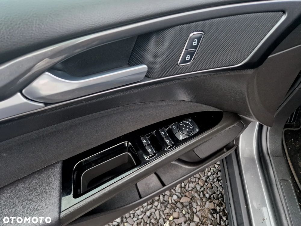 Ford Mondeo - 12