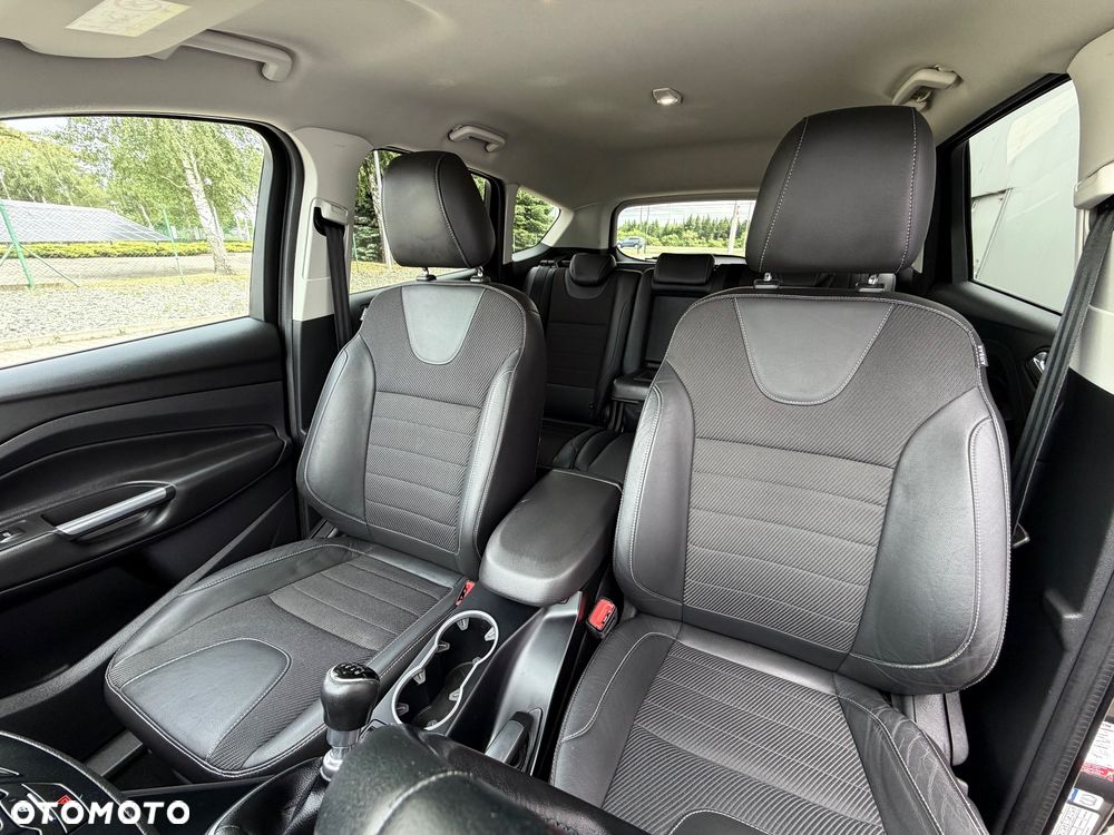 Ford Kuga 1.5 EcoBoost 2x4 Titanium - 33