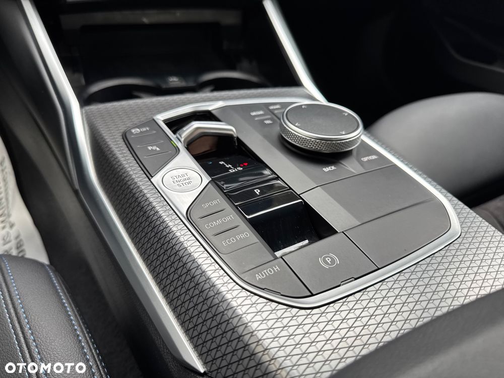 BMW Seria 3 320d xDrive M Sport Sport - 26