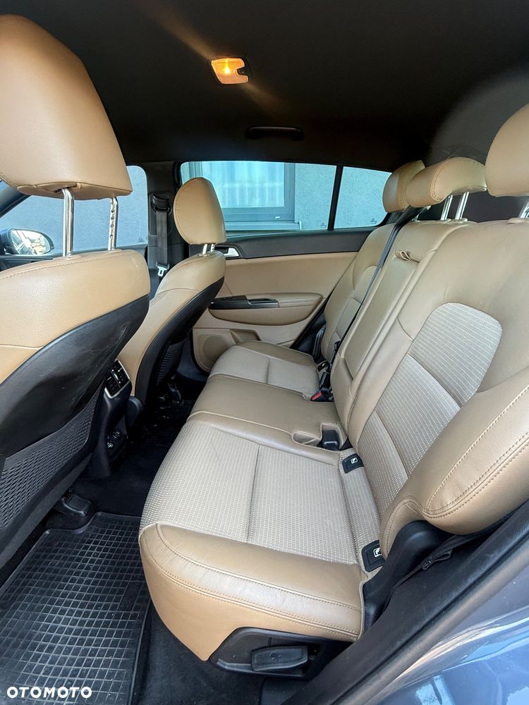 Kia Sportage 2.0 CRDI 4WD Automatik Fifa World Cup Edition - 15