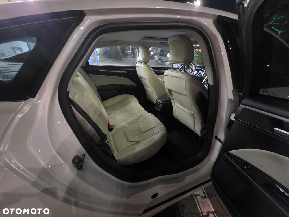 Ford Fusion 2.0 EcoBoost Titanium - 10