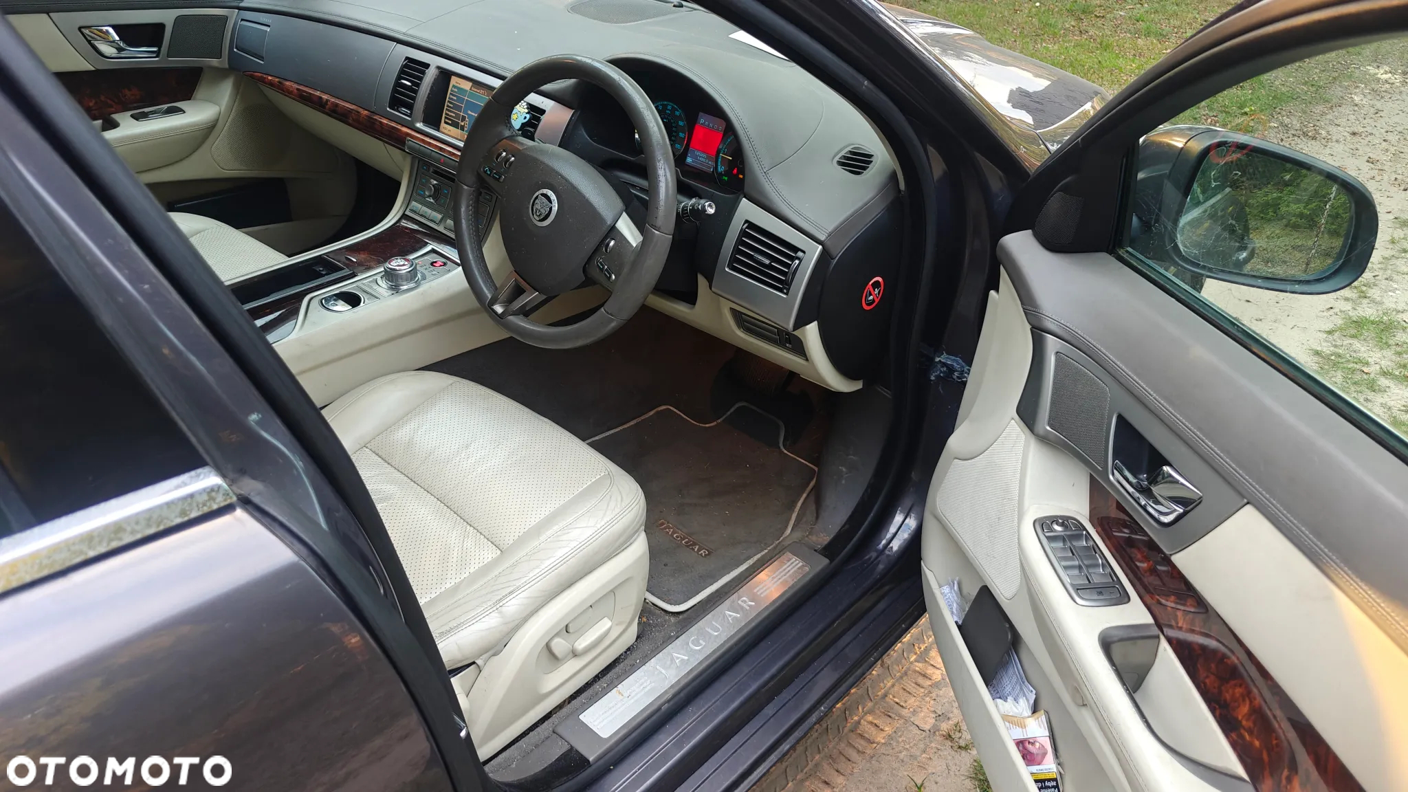 Jaguar XF - 7