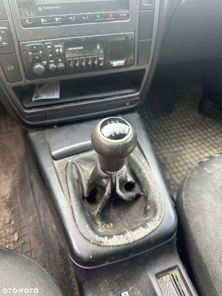 Volkswagen Passat 1.6 - 22