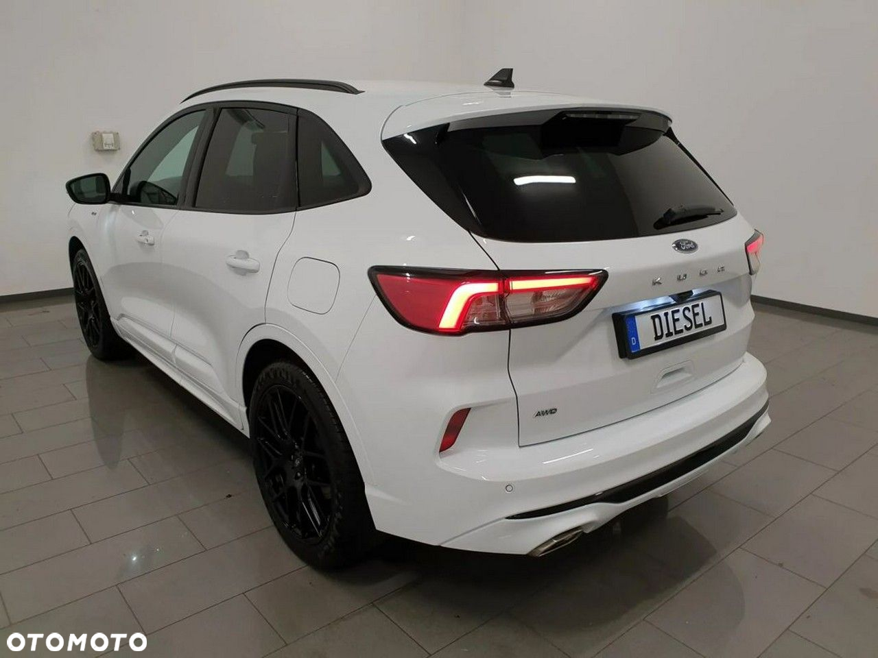 Ford Kuga 2.0 EcoBlue 4x4 ST-LINE X - 4